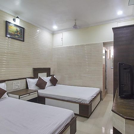 Plaza Guest House Мумбай Екстериор снимка